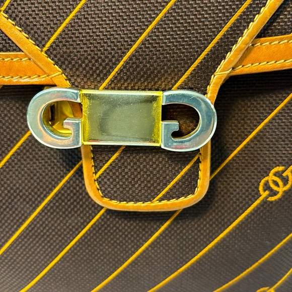 Vintage Gucci Should bag - Picture 2 of 16